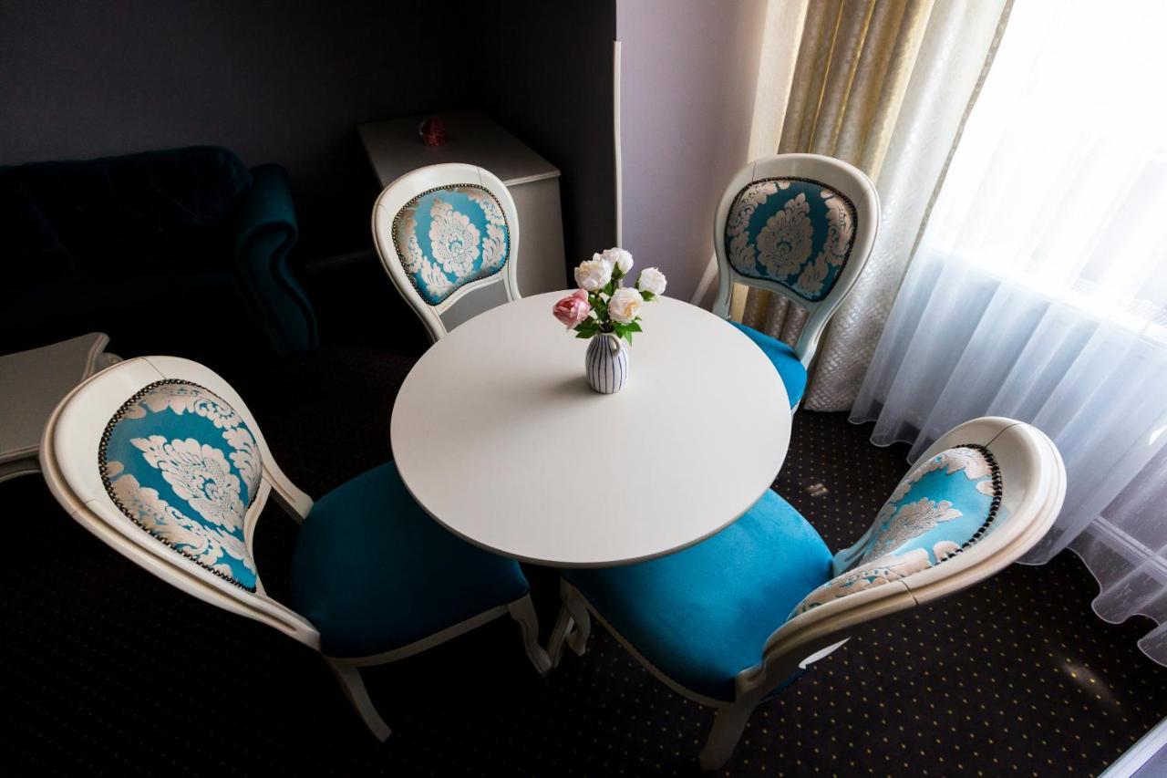 Royal Inn Busteni-Adults Only Экстерьер фото