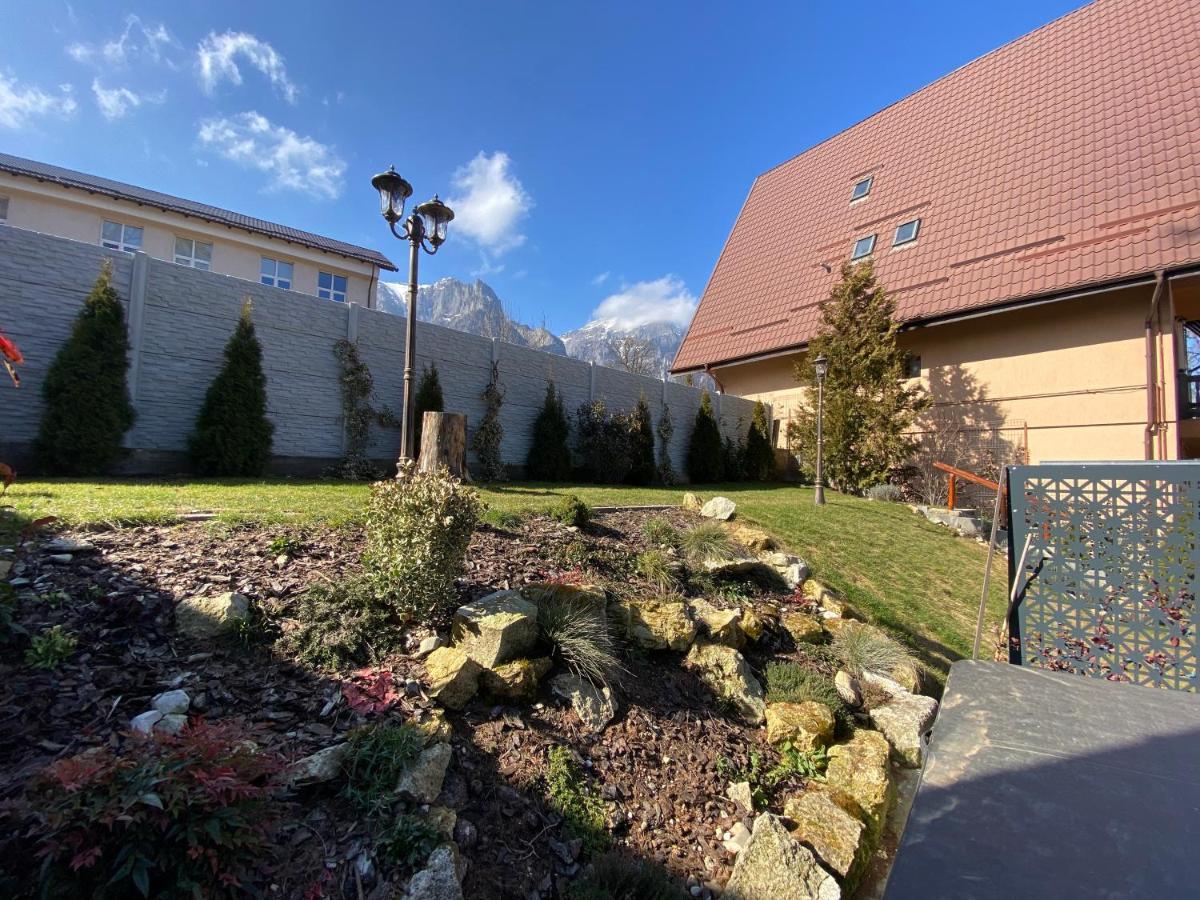 Royal Inn Busteni-Adults Only Экстерьер фото
