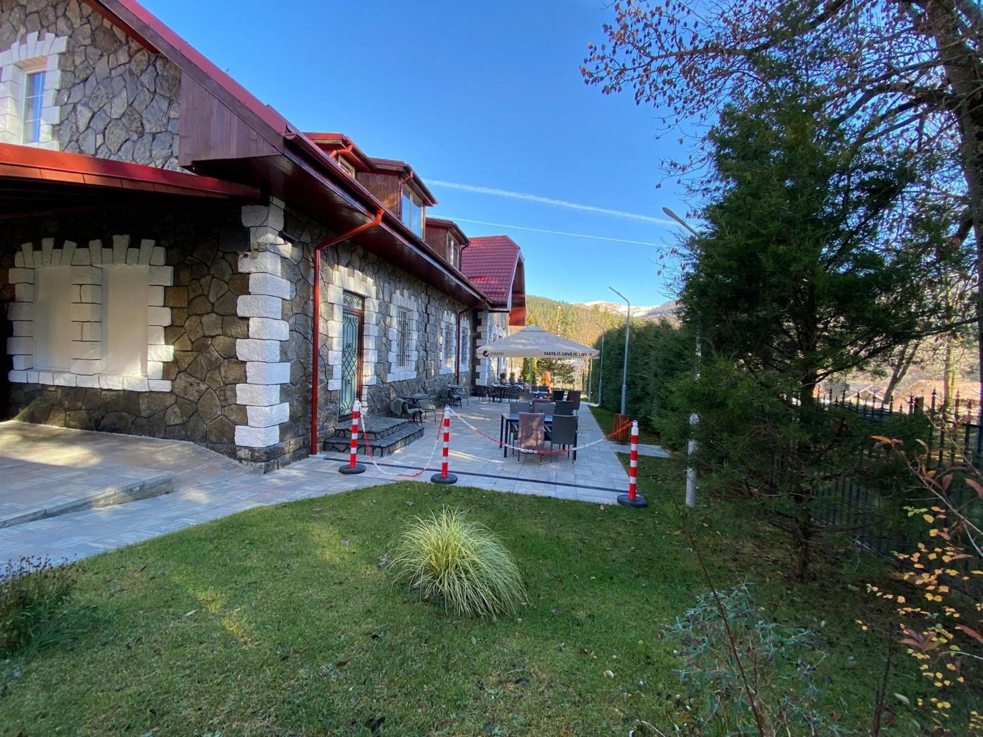 Royal Inn Busteni-Adults Only Экстерьер фото