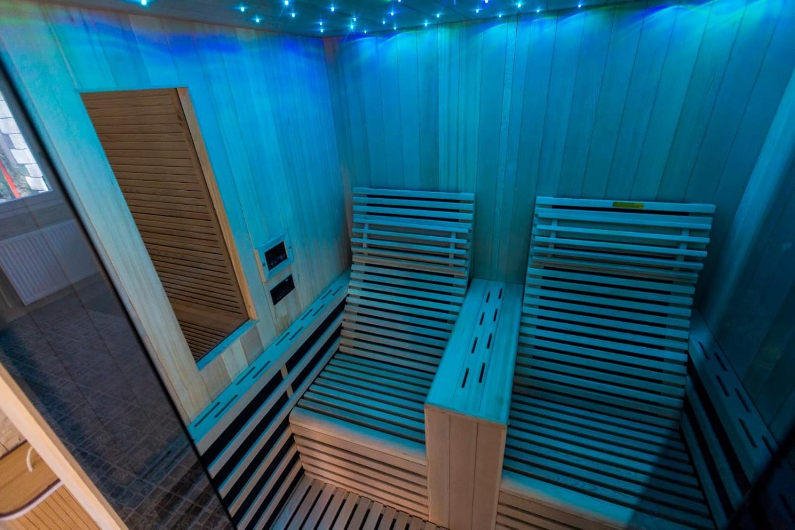 Royal Inn Busteni-Adults Only Экстерьер фото