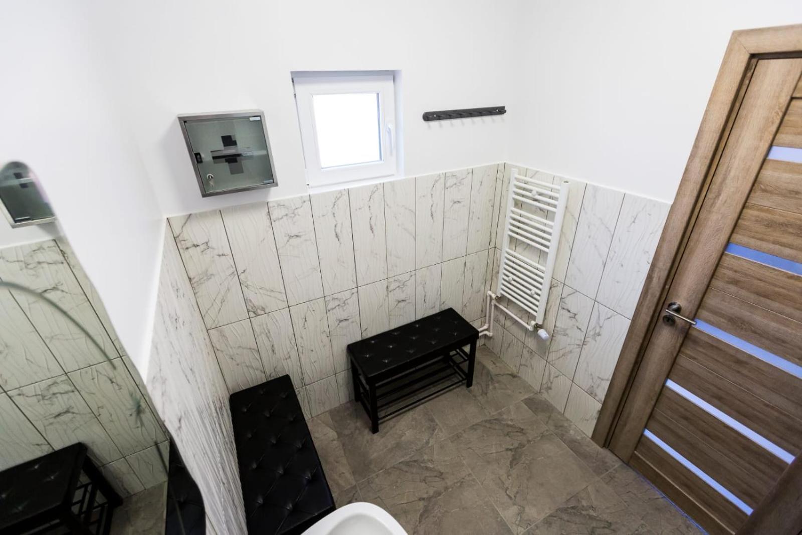 Royal Inn Busteni-Adults Only Экстерьер фото