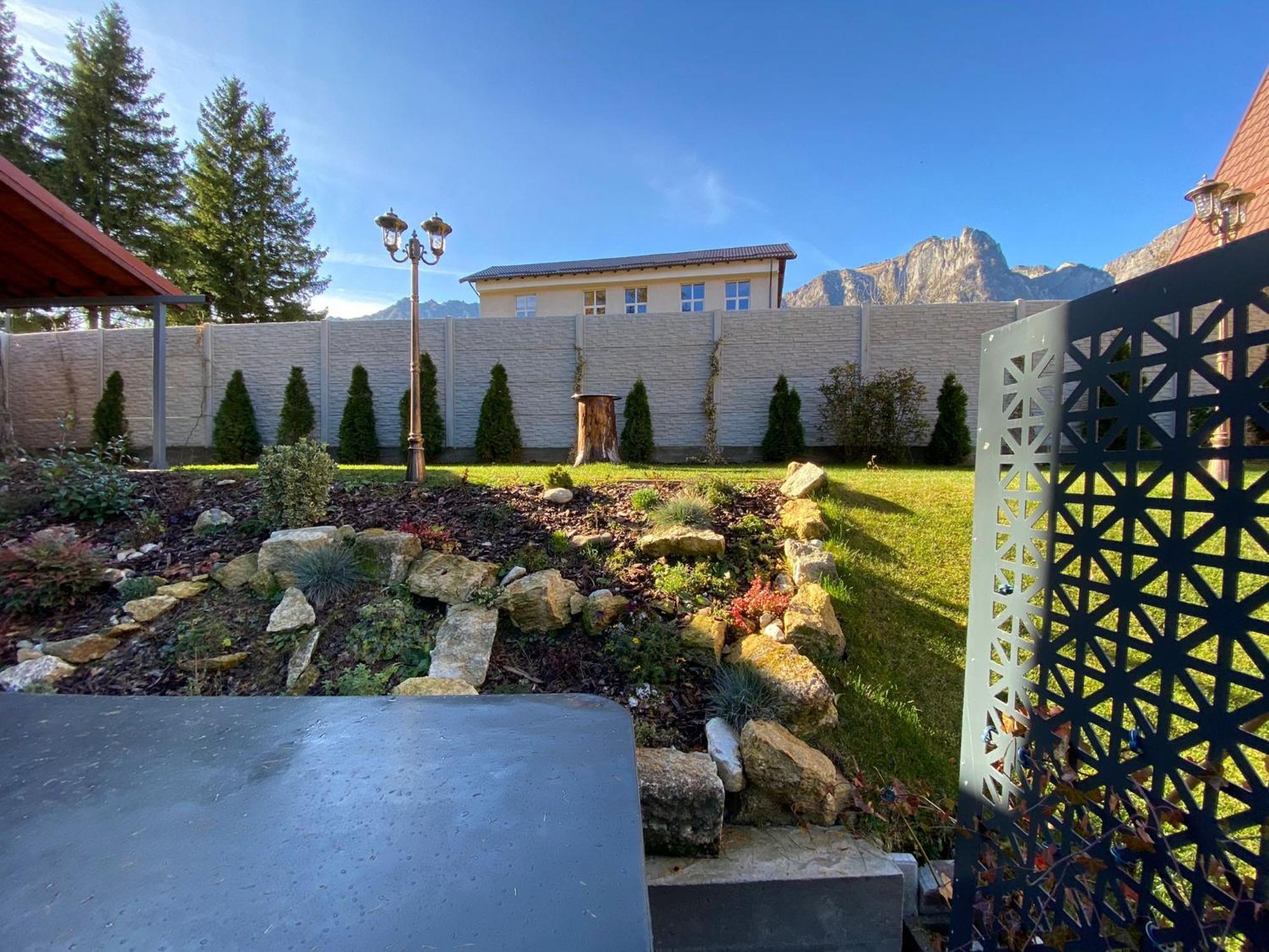 Royal Inn Busteni-Adults Only Экстерьер фото